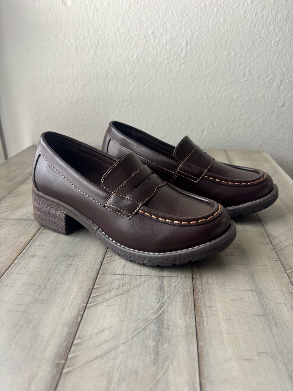 Eastland Holly Penny Loafer Heals Classic Dark Brown Faux Leather Womens Sz 6.5